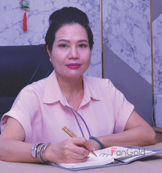 Bà Lê Thúy Hằng - Tổng Giám đốc Công ty TNHH MTV Vàng bạc đá quý Sài Gòn