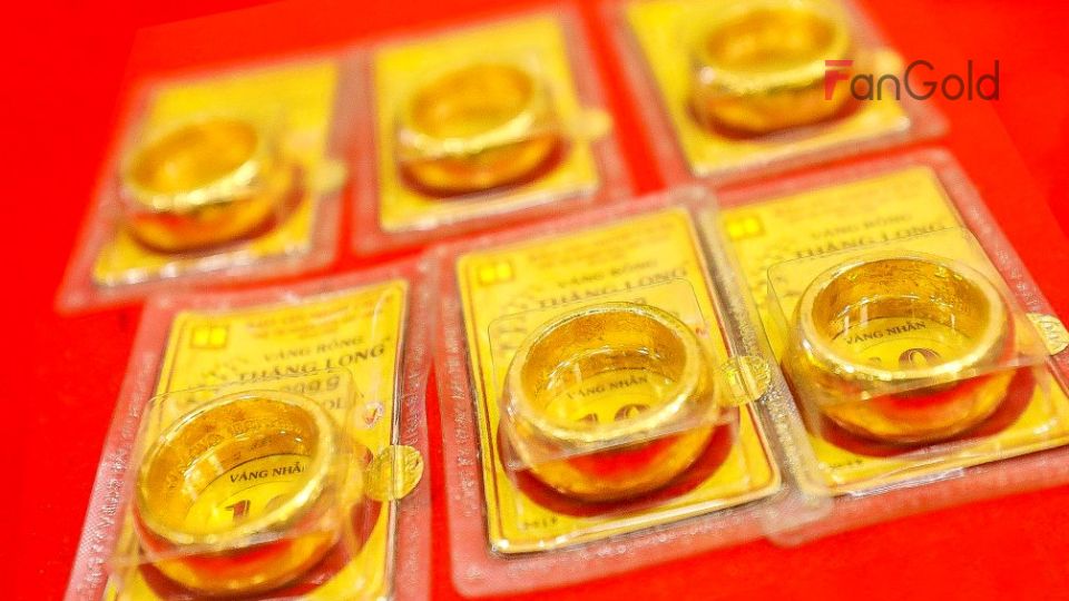 Giá vàng lại vượt 99 triệu đồng/lượng