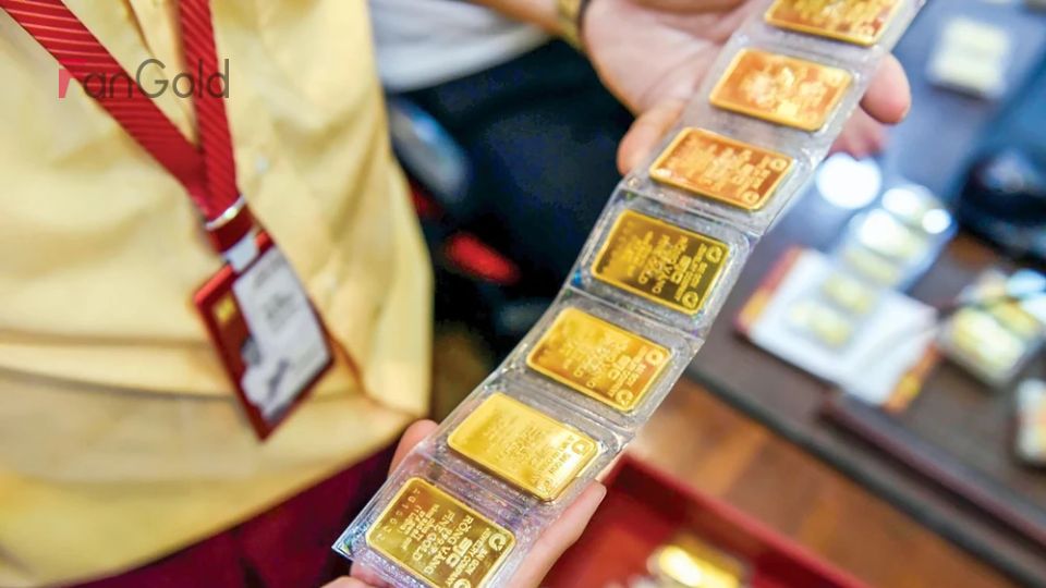 Khoảng cách giữa giá mua và bán của SJC vẫn ở mức 700.000 đồng/lượng, bất chấp thị trường giao dịch trầm lắng.