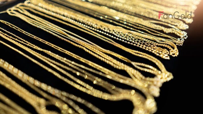 Giá vàng cao nhiều chị em vẫn mua trang sức dịp 08/03