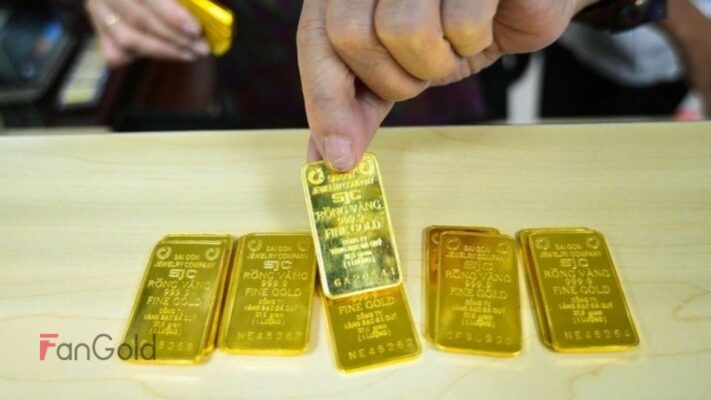 Vàng nhẫn vượt 101 triệu đồng/lượng, khách xếp hàng dài chờ mua