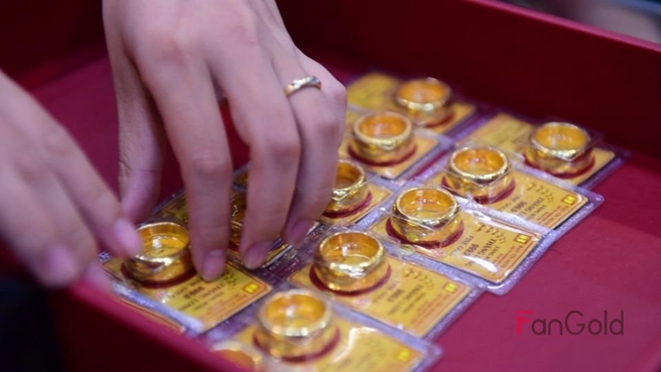 Giá vàng SJC và vàng Nhẫn bất ngờ giảm nhẹ chiều ngày 08/03