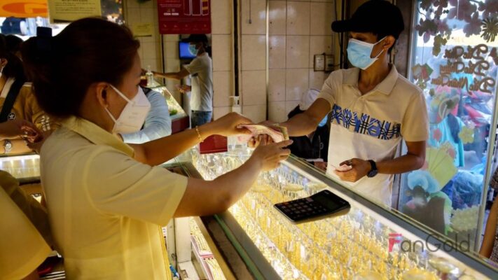 Giá vàng hôm nay 20/4/2023: Chênh lệch mua bán vàng nhẫn cao gấp đôi vàng miếng