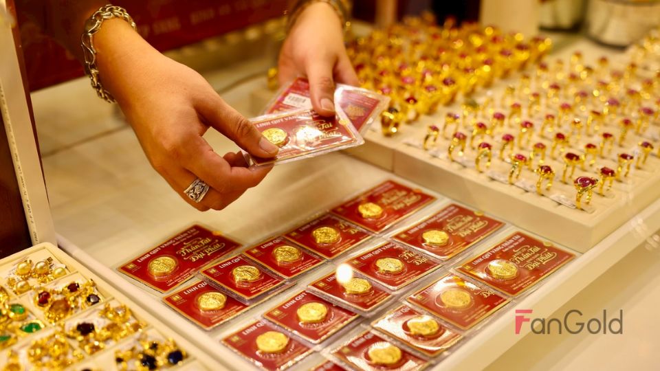 Giá vàng thế giới và trong nước trong tháng 3 cùng tăng so với tháng trước.