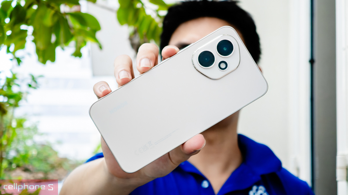 HONOR 400 mang đến ba tùy chọn màu sắc thời thượng, bao gồm Vàng sa mạc, Xanh thủy triều và Đen huyền bí