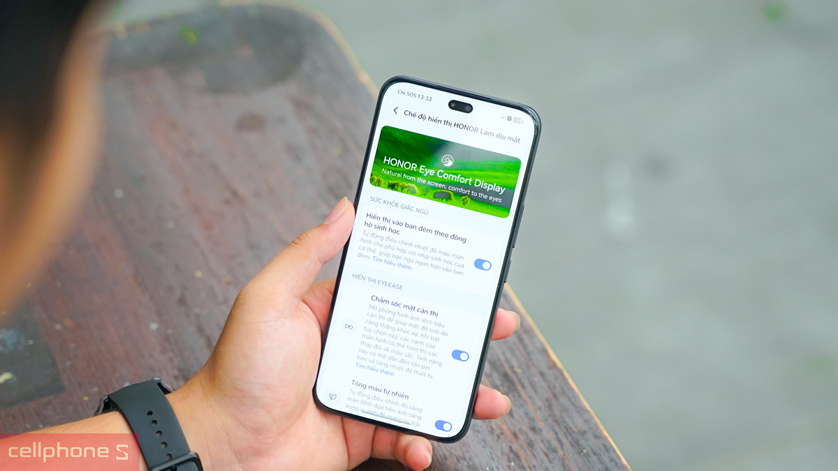 HONOR 400 Pro sở hữu hệ thống cảm biến ánh sáng kép được trang bị ở cả mặt trước và mặt sau