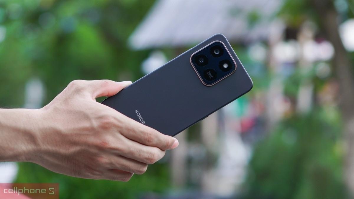 X7d không hỗ trợ thẻ nhớ mở rộng