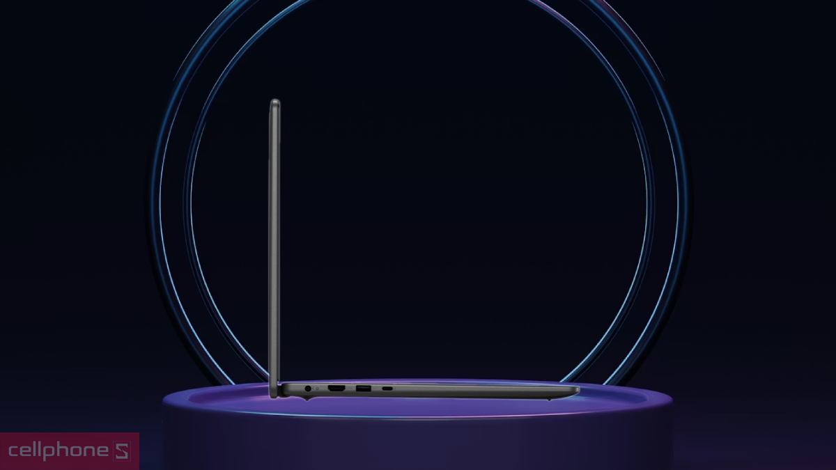 Laptop được thiết kế nhiều cổng