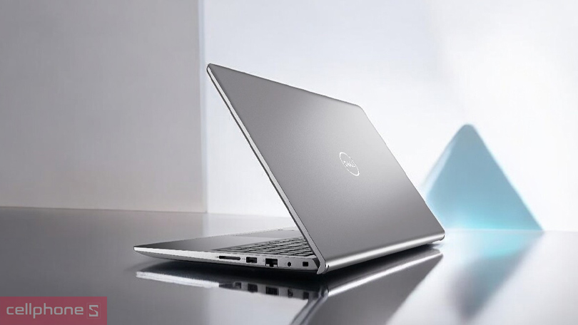 Thông số RAM và ổ cứng của laptop Dell Vostro 3530 2H1TPI7