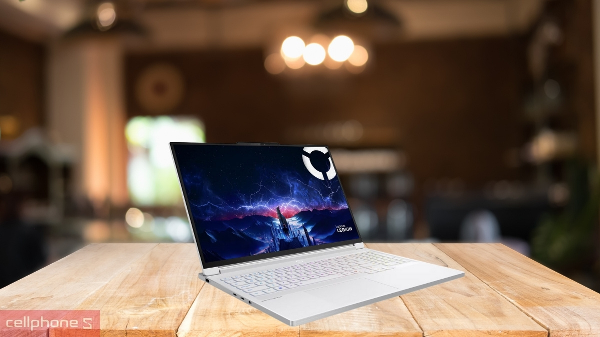 Lenovo Legion 7 16IAX10 83KY001UVN gây ấn tượng với lớp vỏ Glacier White