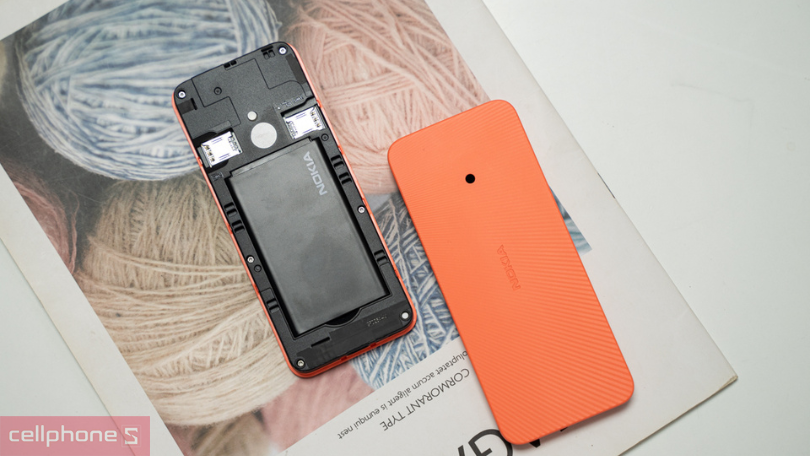 Điện thoại Nokia 220 4G - Thiết kế hiện đại, bền bỉ, thời lượng pin lớn