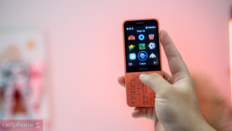 Điện thoại Nokia 220 4G - Thiết kế hiện đại, bền bỉ, thời lượng pin lớn