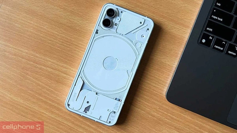 Thiết kế điện thoại Nothing Phone 1