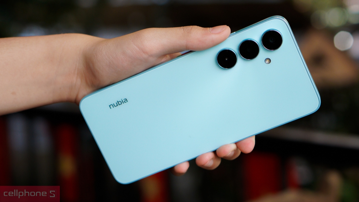 Thiết kế điện thoại Nubia V80 Max 6GB 128GB
