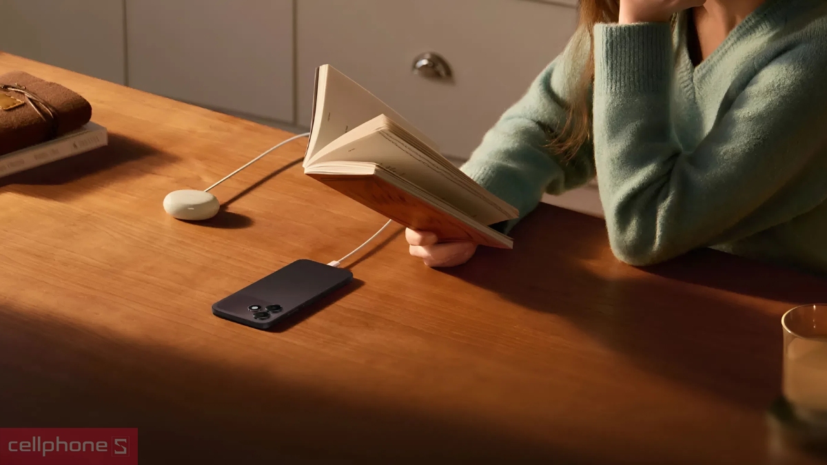 OPPO A6c trang bị viên pin dung lượng 7.000 mAh