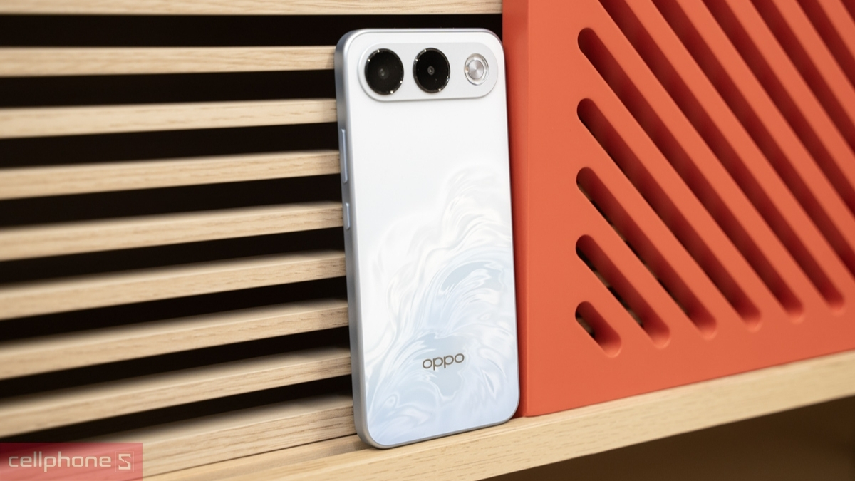 OPPO A7 Pro 5G có mặt lưng gợn sóng 3D cùng ColorOS 16