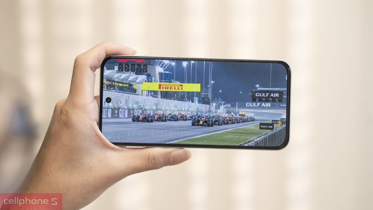 OPPO A7 Pro 5G sở hữu màn hình AMOLED 120Hz với viền siêu mỏng