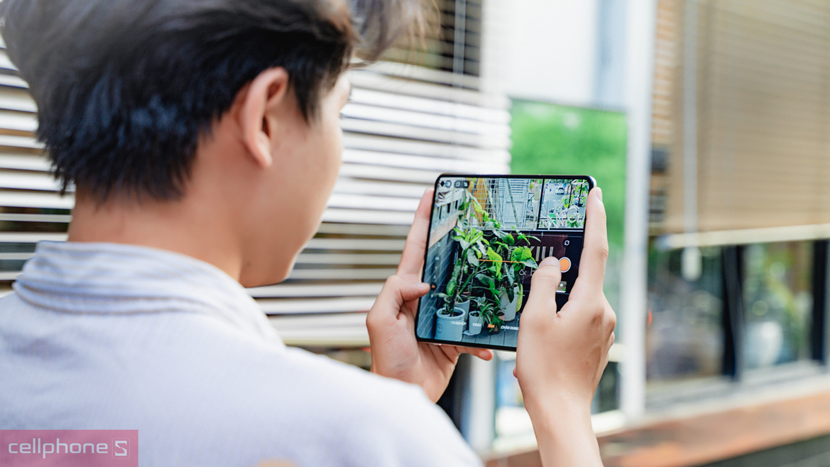 Trải nghiệm chụp ảnh với màu sắc chuẩn xác trên OPPO Find N3 nhờ công nghệ phục hồi ánh sáng thông minh