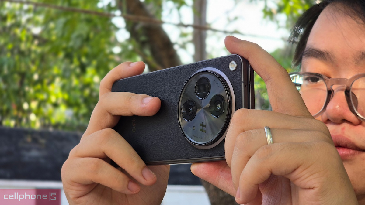 Hệ thống camera của OPPO Find N3 trang bị siêu cảm biến hiện đại mang lại chất lượng ảnh chụp chi tiết vượt trội