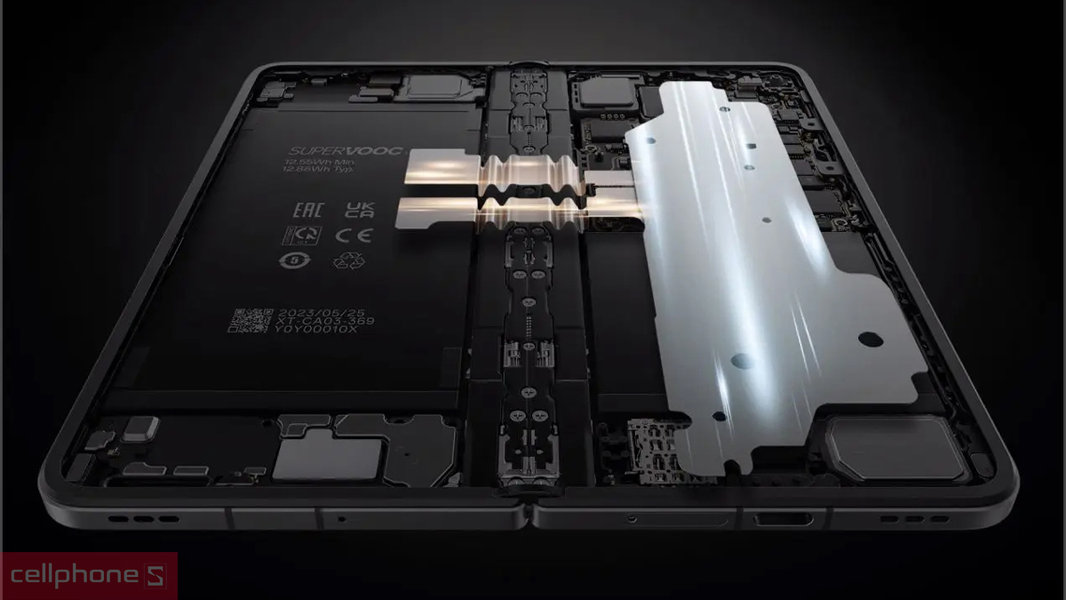 OPPO Find N3 được trang bị hệ thống tấm Graphite kép xuyên qua bản lề, giúp tối ưu khả năng làm mát và điều phối nhiệt độ cho máy