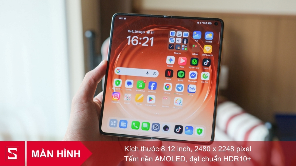 Màn hình trong lớn của OPPO Find N6 hiển thị giao diện ColorOS đầy đủ ứng dụng