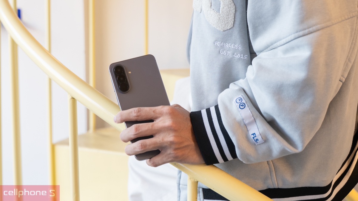Samsung Galaxy A57 mang đến nhiều cải tiến đáng giá so với Galaxy A56 