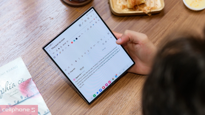 Các câu hỏi thường gặp khi mua Samsung Z Fold 6
