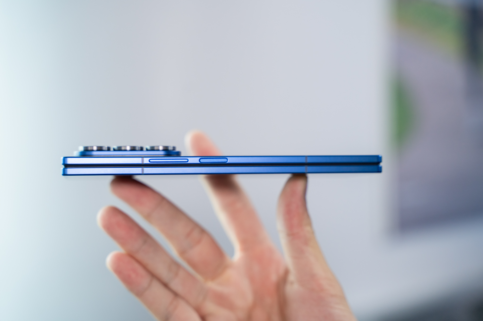 Ảnh thực tế Samsung Galaxy Z Fold 7 về thiết kế