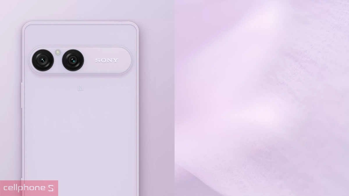 Sony Xperia 10 VIII trong hộp cùng sách hướng dẫn và khay SIM