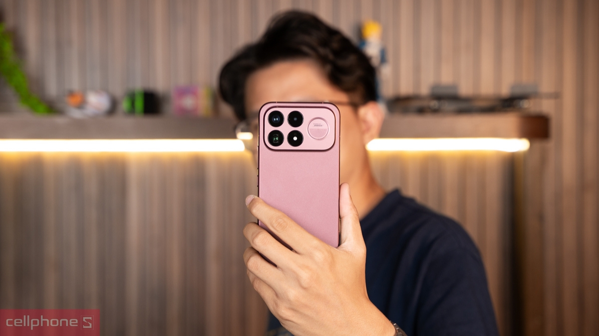 Xiaomi POCO F9 Ultra 5G trang bị vân tay siêu âm dưới màn hình