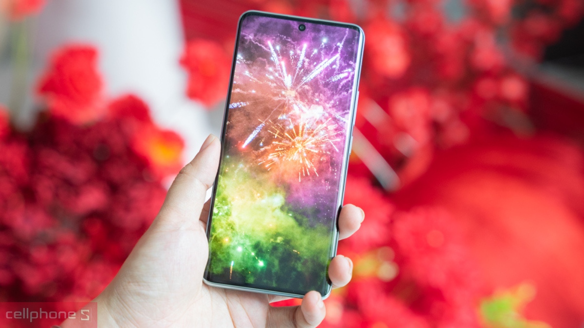 Màn hình hiển thị rõ nét, mượt mà của điện thoại Xiaomi Redmi Note 14 Pro Plus